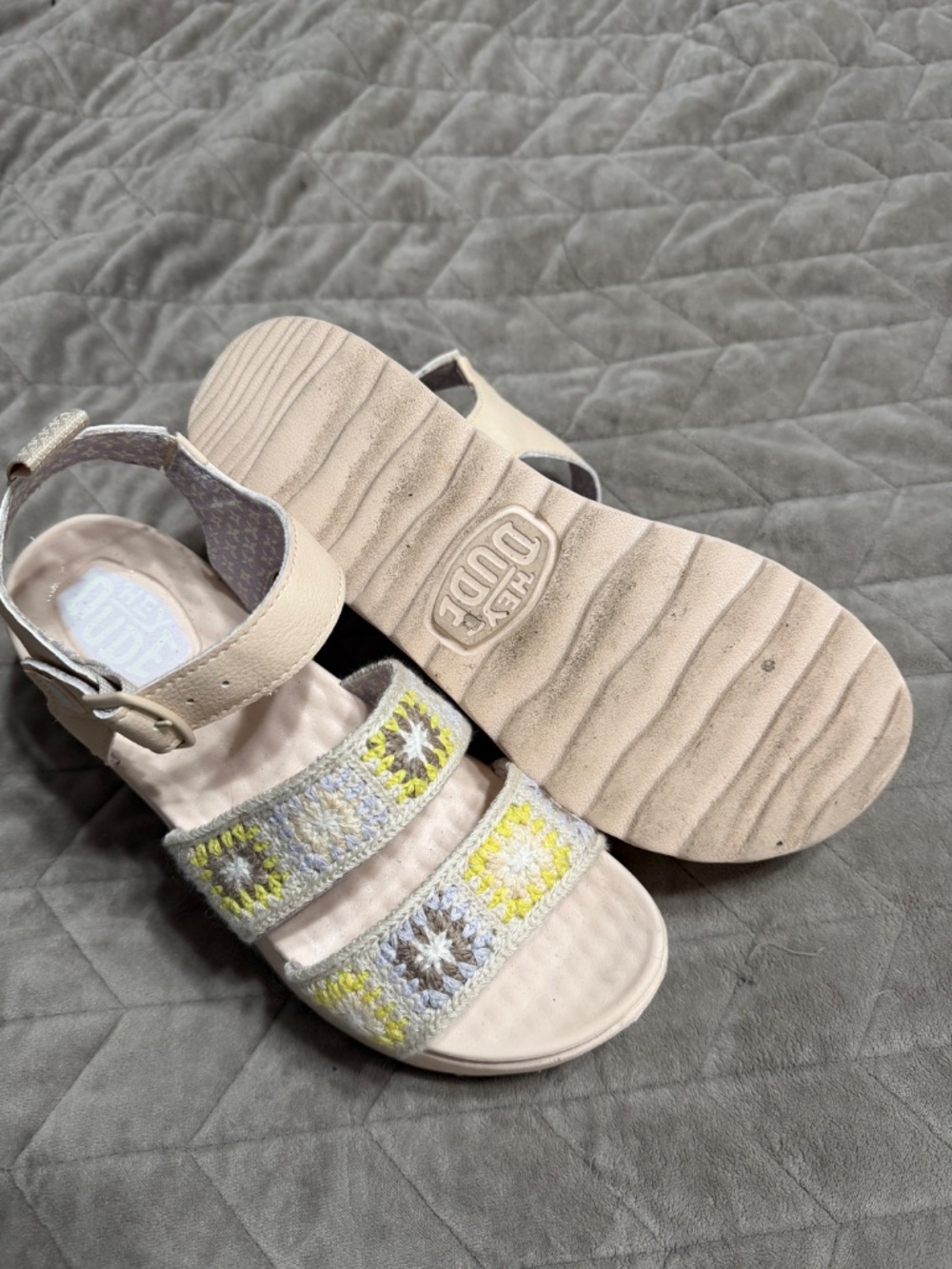 Hey Dude sandals flowers size 7 - Picture 4 of 5